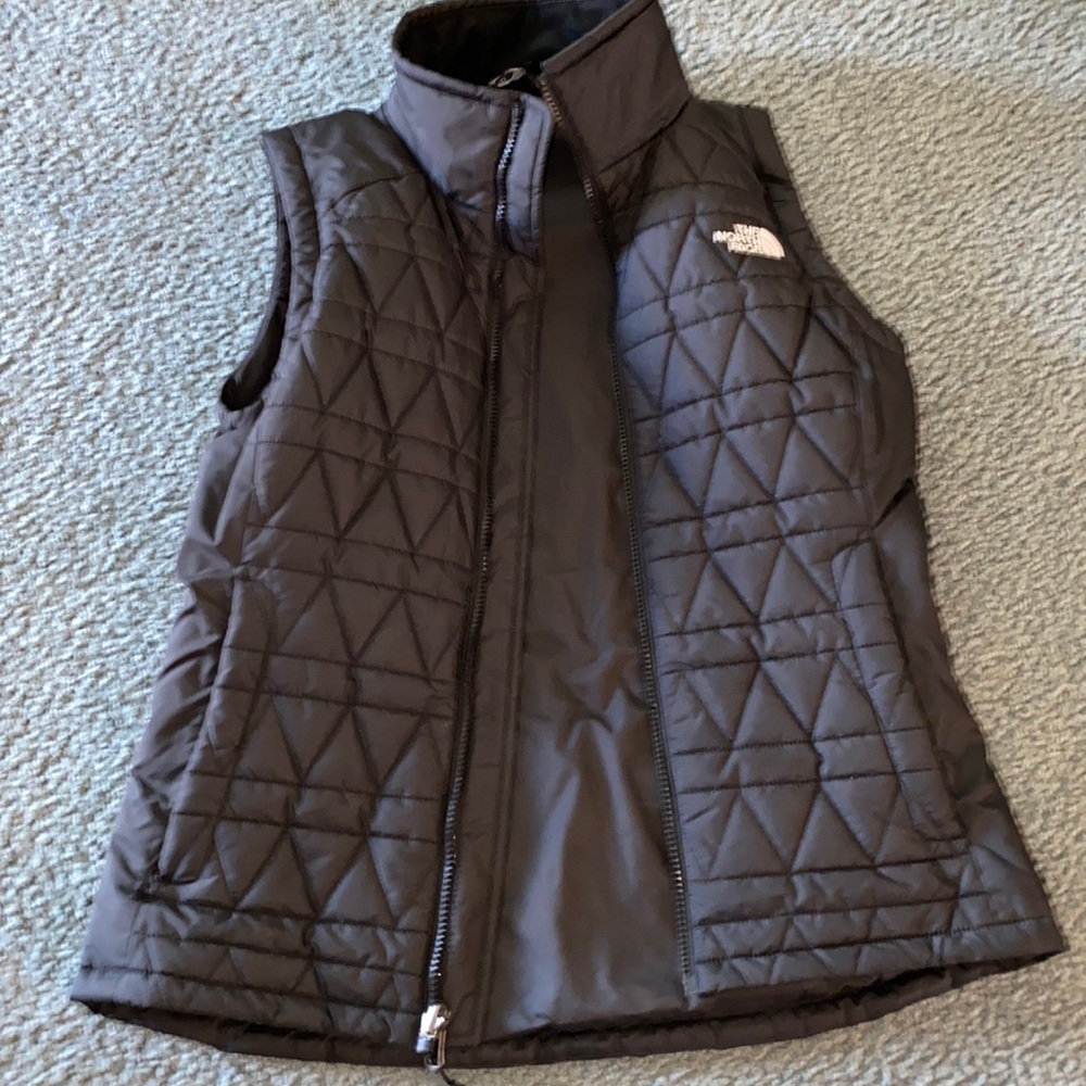 North face vest size small